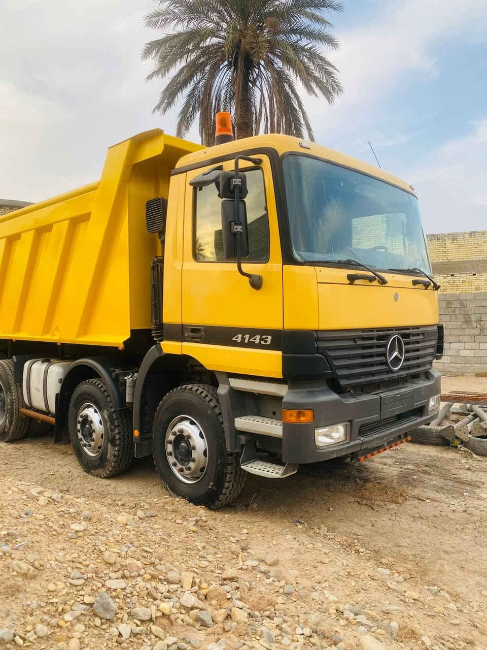 للبيع اكتروز شمعه دخول جديد كير كهربائي بدي علي الدلفي ما محمله ولا درب تخم تاير سياره معمره فول رقم بصره تحويل ثاني يوم السعر 6 $ وبيه مجال ***********
