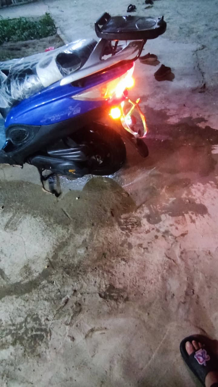 سلام عليكم دراجه للبيع رمبه كفاله عامه لا مفتوحه كهربايات كامله مابيها اي نقص سعر 850 كفاله عامه رقم *********** مكان رفاعي
