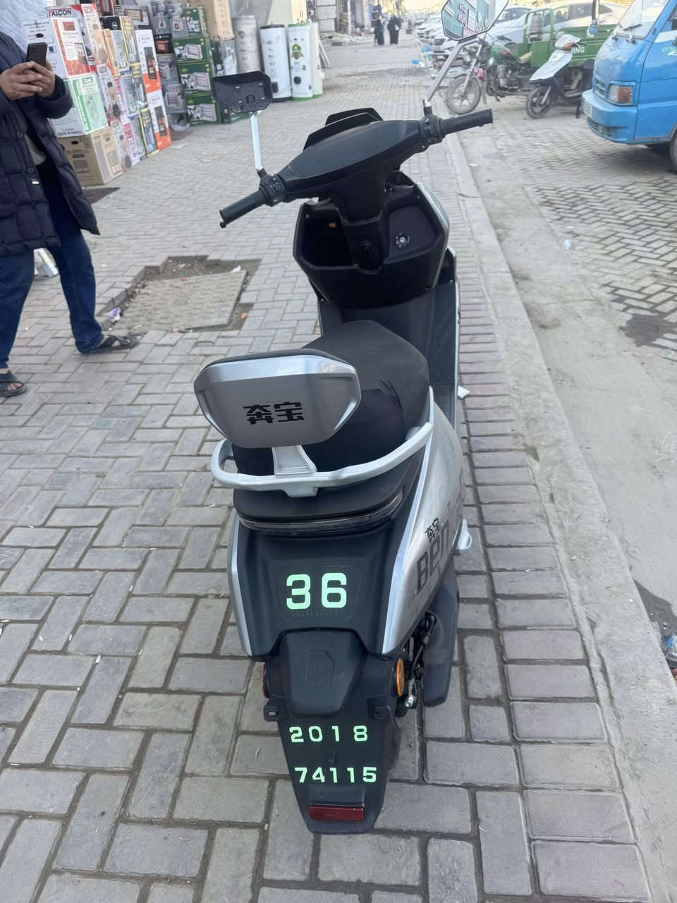 دراجه شحن للبيع موديل 2025 مواصفات الدراجه إطار حجم 12 ملف 2000 بضاربات عدد 6 ضخمه سرعه 80 مانع تزحلق فولتيه 72 السعه 32 امبير تمشيك 75 كيلو  الاتصال ***********
