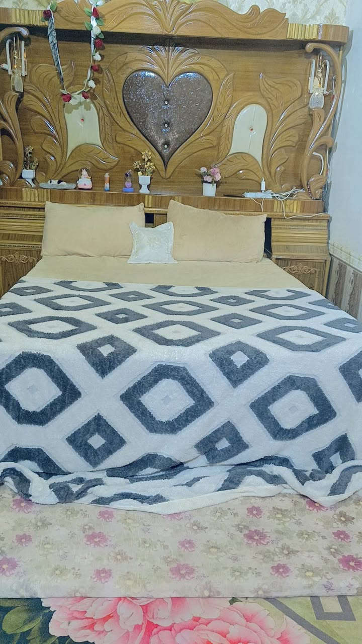 السلام عليكم غرفه خشب عراقي فخمه كلش احلى من الحقيقه سبب البيع ضرف خاص اريدهه ب650 بيها مجال عنواني كربلاء البوبيات اليودي


**إذا كنت صاحب هذا الإعلان وتريد حذفه لأي سبب، رجاءا أرسل رسالة إلى الدعم الفني**