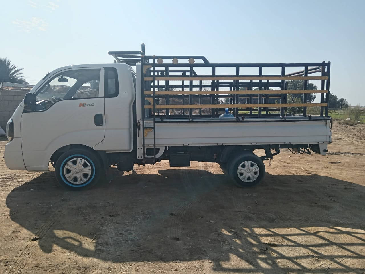 سلام عليكم كيا حمل موديل 22 شكل 23 مكفوله كفاله عامه  من عده بيه بارد  2028 بدون محجر سعر142موقع الدوانيه الرقم***********5///***********
