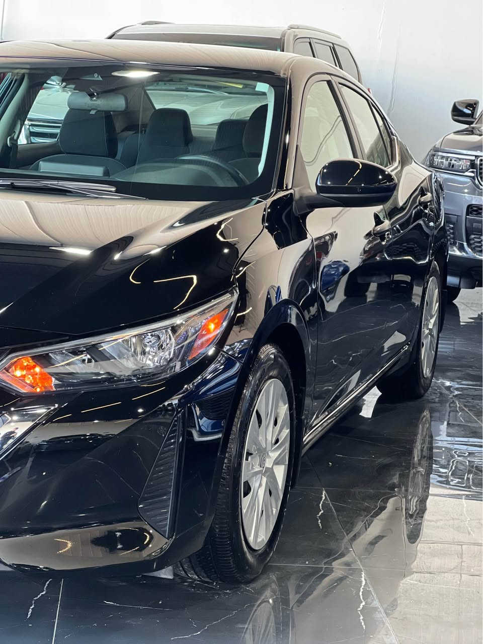 سێنترا مۆدێل ٢٠٢٤ 
مواسەفات بەسمە شاشە و کامێرا و کامل ڕادارو حاسەی پشتەوە ئۆتۆ ستارت و ئیکۆ….
تەنها سندوقی بۆیاخە بێناوگرتن بەشەرت ئێرباگ کەپس 
پێشی کەپسە 
٣٣٠٠٠ مایل ڕۆشتوە گێڕ و مەکینە و کارەبای بەشەرت
ڕەقەم کاتیە
سعری ١٣٢ گەڵا و مەجال
***********
گۆڕینەوەش لەسەر دڵگرتن السليمانية, العراق
