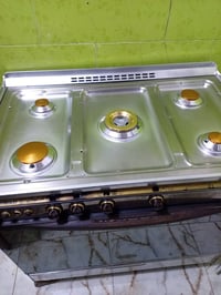 طباخ كريازي نظيف جدا ب٣٥٠ وغسالة سامسونج ١٦ كيلو ممتازه ٣٥٠  التواصل ٠...