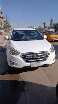 توكسان موديل ٢٠١٥ نظيقة جدا خليجي   مكفولة من الحدادية والمحرك والكير ...