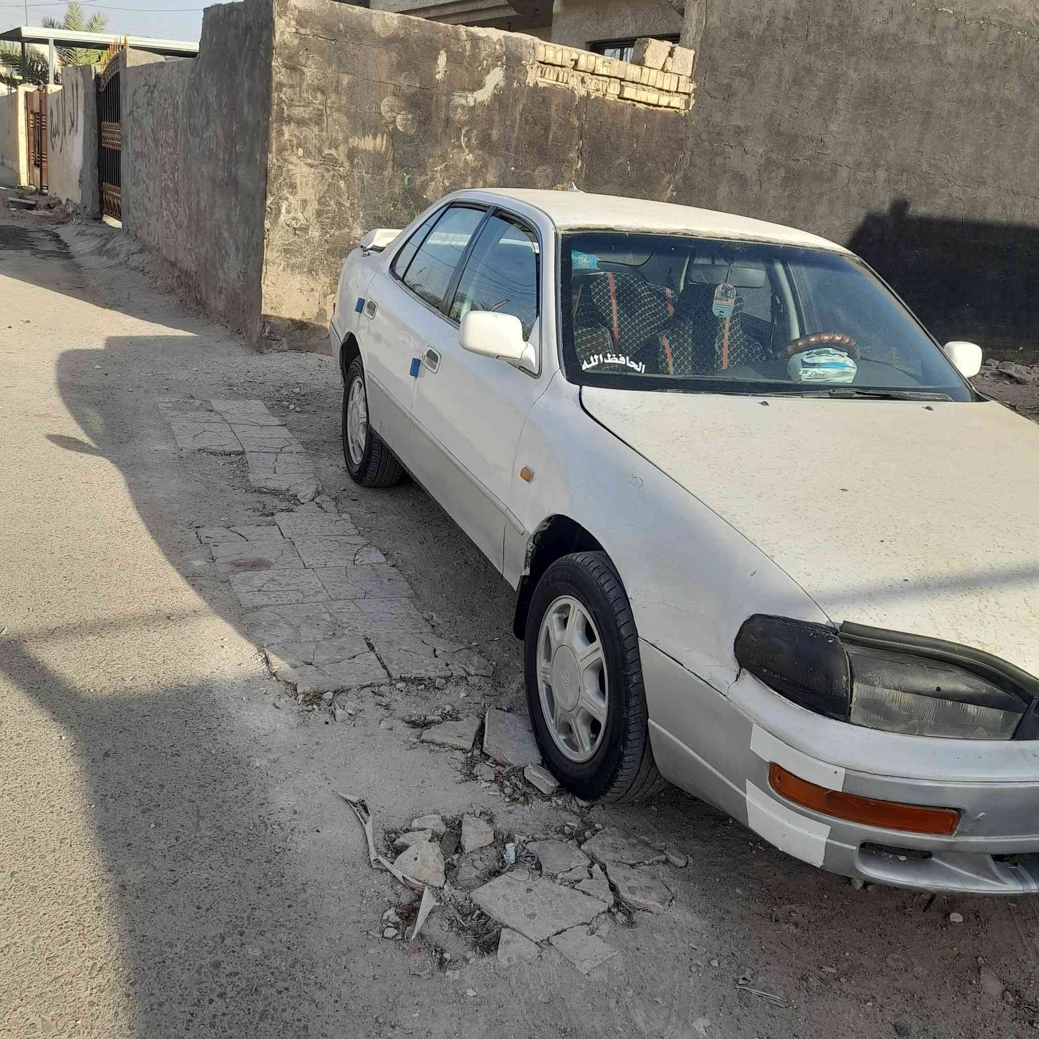 من رخصة الادمن المحترم... 
كامري 96 رقم نجف دولي باسمي مكان بغداد سياره ابيع صبغ عام ومعجون عام نقصها فقط تبريد ومكينة جام خلفيه سياره جاهزه من كلشي وكلشي بيها معمر وجديد  شاشه وسنتر لك وتايرات وباتري وحداديه. وصدر كله جديد 
السعر 45 وبيها مجال 
مكانها بغداد جرف نداف 
***********
***********
