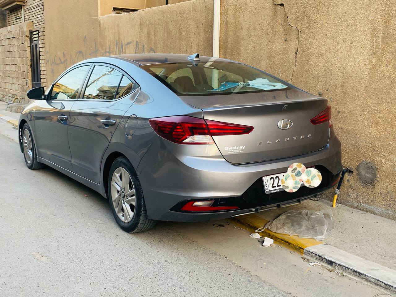 السلام عليكم.. النترا موديل: 2019
1- رقم اربيل
2- محرك 2000 دوش 
3- كير At 
4- ثلاثة انظمة قيادة sport, smart, normal
5- مثبت سرعة 
6- حساسات مري جانبية 
7- ماشية: 142 mi
 السيارة وارد امريكي حادثة جاملغ امامي ايمن مبدل وشويه من البنيد.. اما بالعراق جاملغ ايسر امامي مصلح والسيارة بدون دواخل.. 
السعر :138 ورقة 
***********
