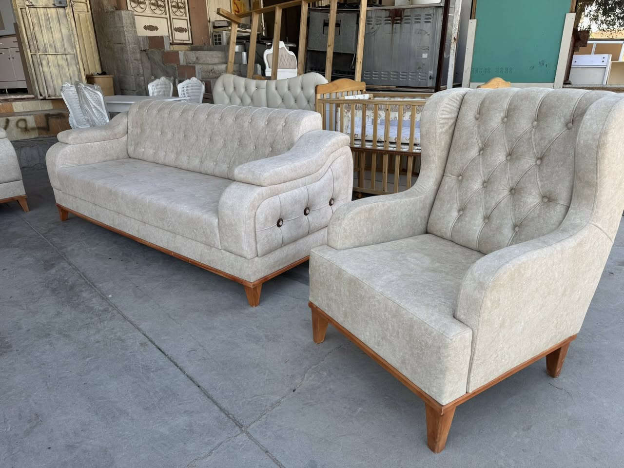 قه نه فه ي (10) نه فريه بو فروشتن شتيكي زور زور
پاك جوان بي عيب شتيكي تايبت ناوً نيشان كه لار 
ناو مزاد خانه كونه كه پشت مكتب ليلا قاسم 
(پيشانكاي هاوكار زه نكنه) هه ر به ريزيك ويستي 
تليفون به كات به م ژماريه جه وابي كوميت واده مو 
(***********)
