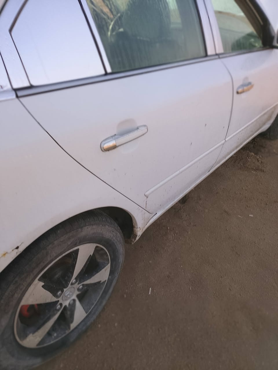 اسلام عليكم/سوناتا للبيع موديل 7 وارد امريكا بيها طخه بالجنطه وبيها تلث قطع صبغ ابيع حزام ترايك للبصره حداديه 50/عنوان العزيزيه الخماس/***********/
