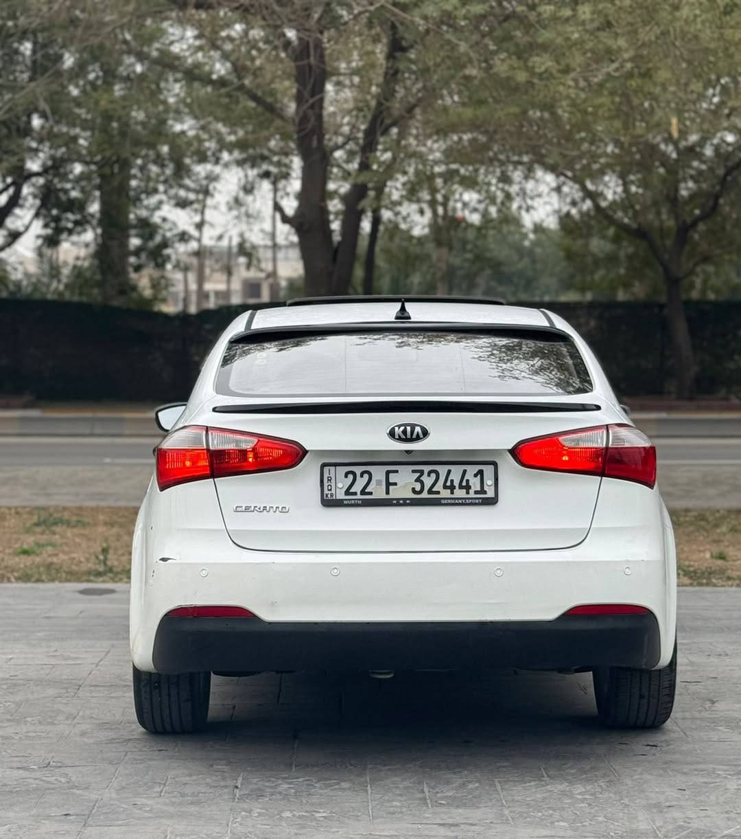 السلام عليكم.
سيراتو مديل 14 خليجي. رقم اربيل باسمي
ماشيه 110. صبغ باب خلفي +نصف باب السائق.  بدون دواخل. جاهزه محرك كيركفاله.  تخم تاير صدر. جديد تبريد جاهزه 
المواصفات : 
فتحه. / ويل كب. / شاشه تاب /  تحكم ستيرين / محرك 1600 دوش / وباقي المواصفات المعروفه.  
عنوان السياره : بغداد العطيفيه📍📍
 
للتواصل:***********
