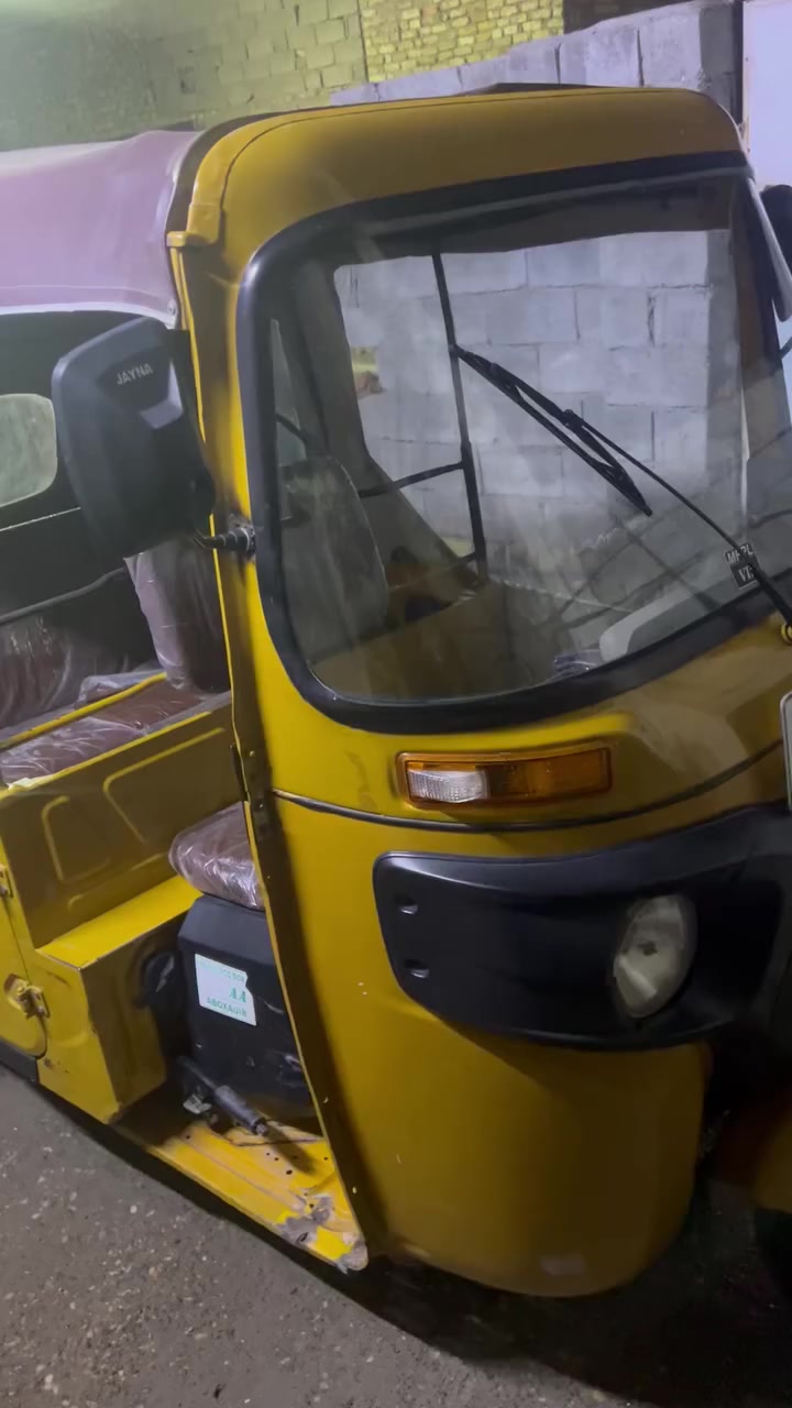 سلام عليكم تكتك موديل 21 شهر 6 رقم وسنويه بغداد السعر 6800 وبيه مجال مكاني سبع قصور شارع ابو علي كمل الفديو وخابرني واني خادم رقم الهاتف ***********
