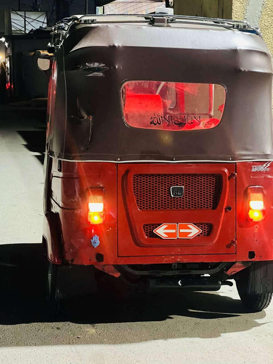 السلام عليكم تيك توك للبيع 22 شهر الخامس رقم انجليزي تيك توك مقفوله محرك  السعر ٨ مليون المكان بغداد زعفرانية***********
