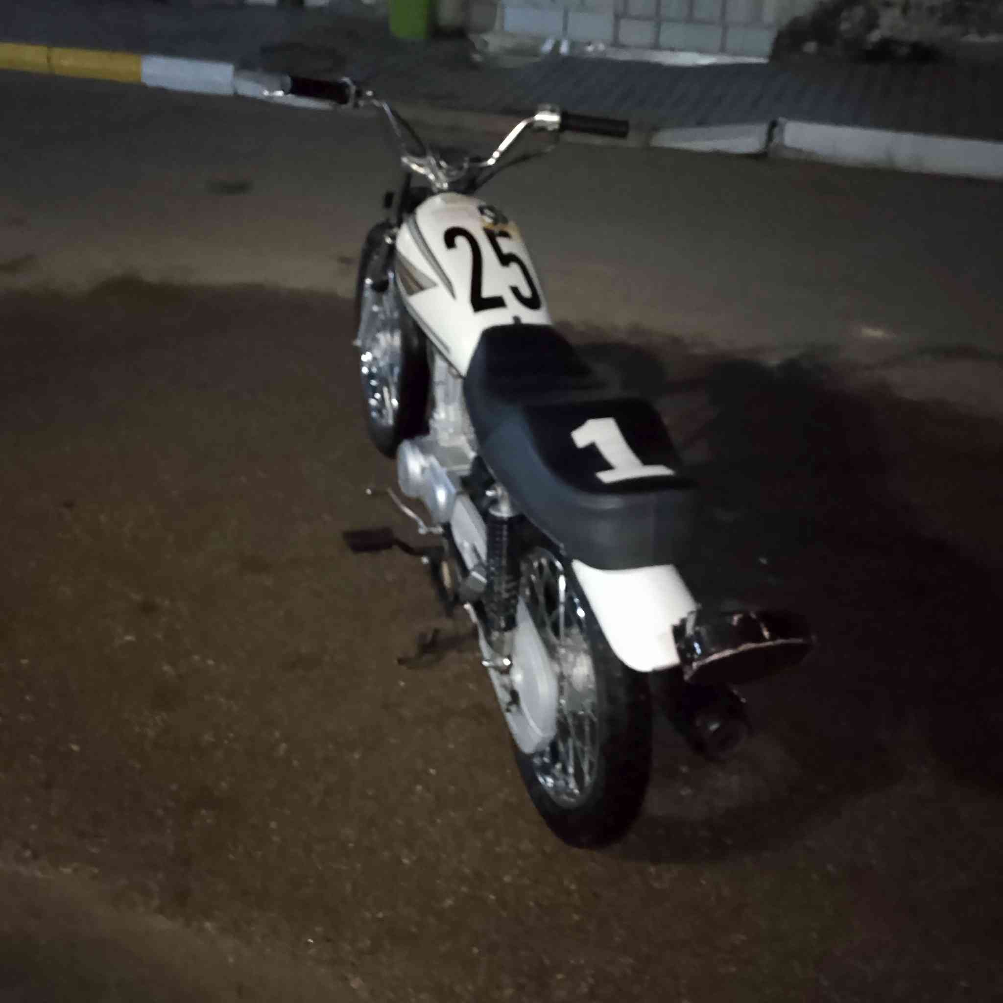 دراجه اربعه كير مكينه نامه 25 الدراجه مكفوله أوراق5الدراجه جديده والسعر خاص التواصل عل هاذا الرقم ***********
