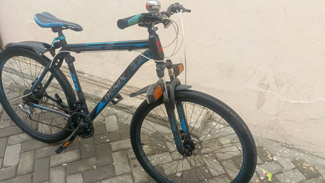 السلام عليكم بايسكل رياضي ماركة DENIX اصلي حجم 29
نضيف مابي أي شي ماناقصة شي
العنوان بغداد / مدينة الصدر  السعر 100 الف
الاتصال / ‏‪***********‬‏
