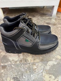 حذاء كيكيرز قياس ٤٢ ٠٧٨٠٩٢٦٢٥٨١