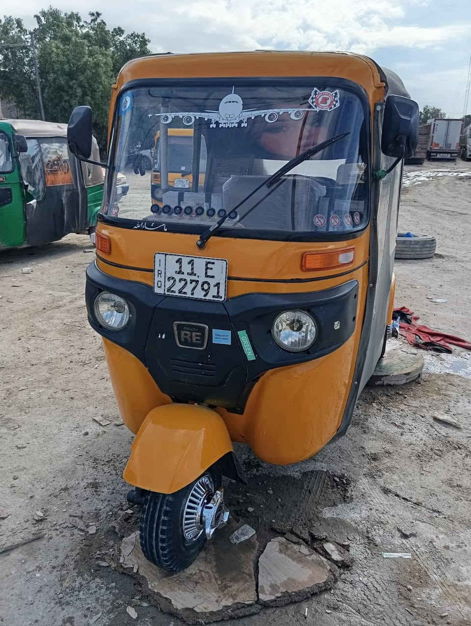 ٢٢ شهر ١١ بسمي رقم بغداد مكاني بغداد الأمين السعر ٨٢٥٠ وبيهه مجال جاهز من كلشي ربع ما تصرف عليهه ***********
