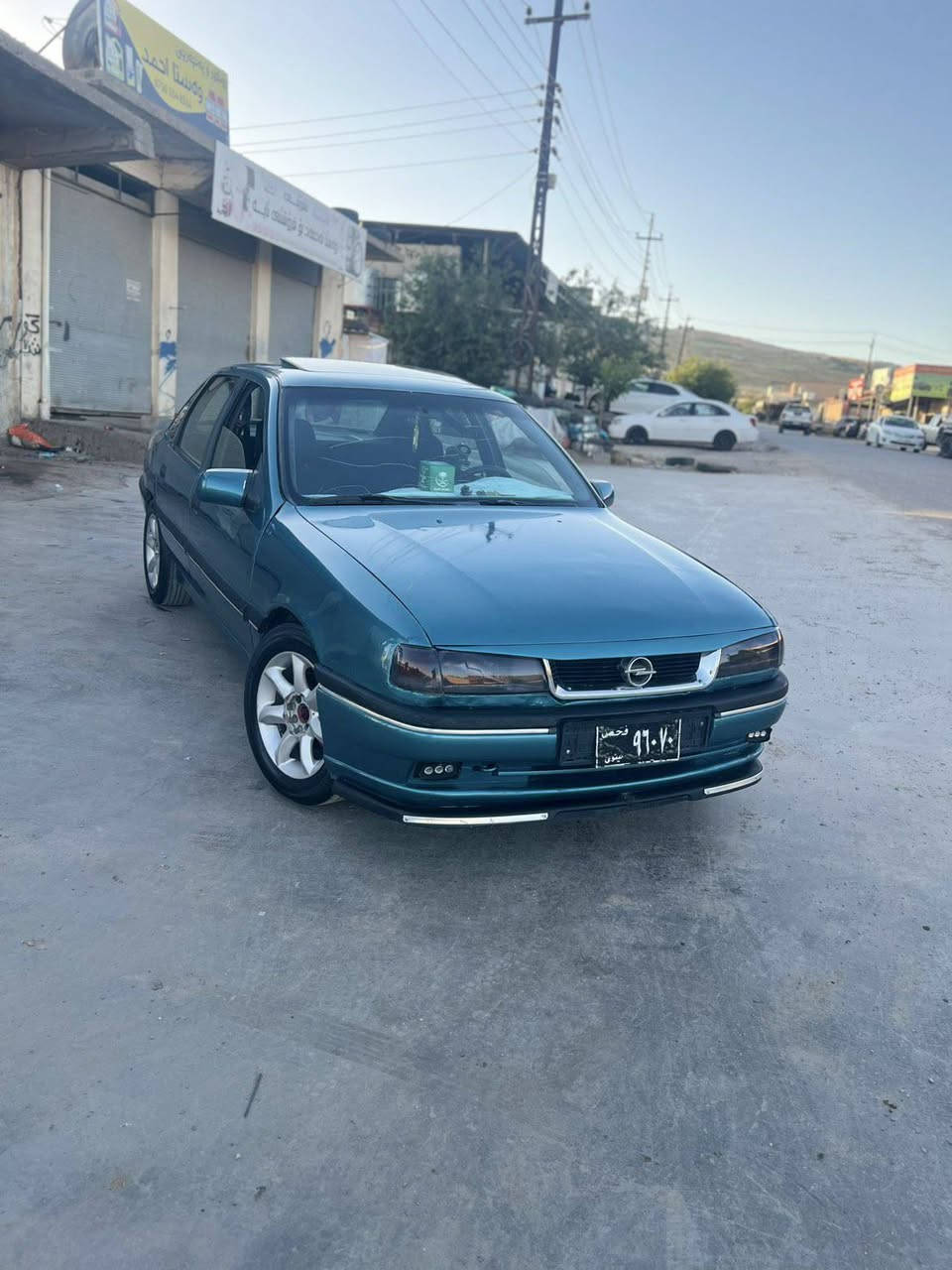 Opel vectra 1995
مەکینە ٢٠ گێر عادی 
تەقەو رەقەی بە شەرت گێرو مەکینە بە شەرت
نەک خایس سەرە دەبلیشی چاک نەکراوە
پێشی سوکە دەعمێکی هەیە بێ شانسی گرتن
ئارم بلاستیک سلێمانیە بێ ئەوەلیات ئەیفرۆشم
دوو جام کارەبایە بیلاد سلایت کارەبایە ABS ە
کارەبای کامل ایشەکات چوارتایەو ویلی نوێی بۆ بەستراوە
نوقسانی نیە سەیارەکە بۆ زانیاری زیاتر تیل بکەن لە خزمەتدام
*********** شقلاوة, أربيل
