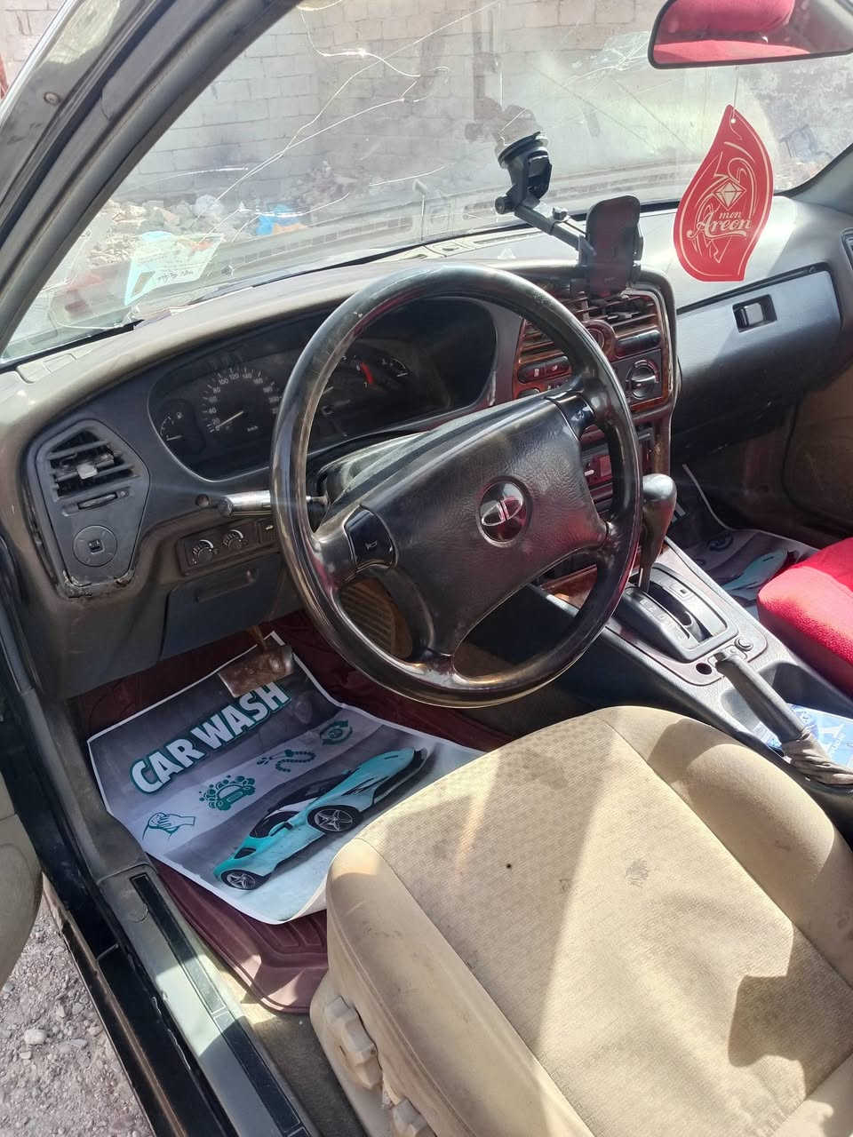سلام عليكم برنس فراشة 1996للبيع سيارة حلوة اوتماتيك محرك مسكر تبريد شغال كهربائيات كاملة رقم دولي تحويل مباشر بطاين جدد مصبوغة جمالية رقمي اتصل تدلل ***********
