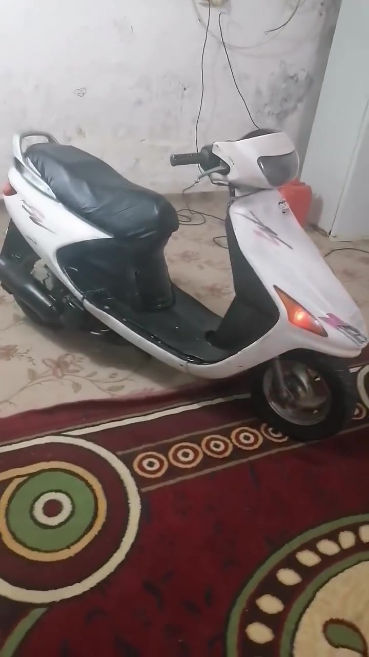 دراجه فراشه ياباني شرط الشغل سرعتها ١٤٠ حلوه ونضيفه وشرط الشغل وبيها سرعه تخبل وكهربائياتها شغالات دراجه مال جني الله شاهد وكل عطل مابيها وشرط محركها اخرس سعرها ٣٥٠ بصره الجنينه *********** واتساب او عل خط
