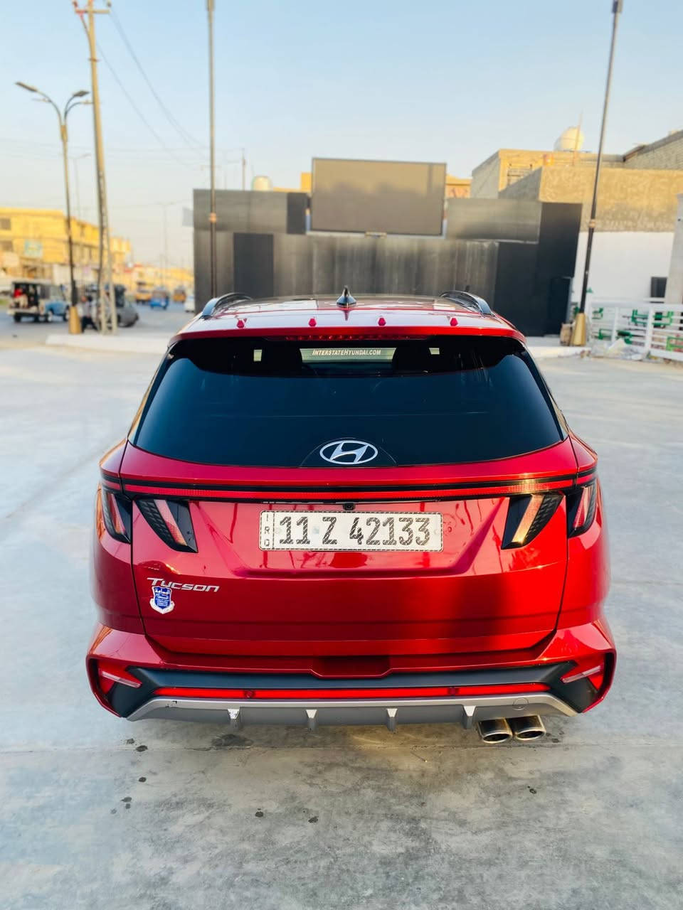 سلام عليكم توسان للبيع فول مواصفات لمتد موديل 23 
بصمة 
شاشه كبيرة 
تشغيل عن بعد 
كشنات كهرباء 
جنطة كهرباء 
رادار امامي خلفي 
اشاير بل مري 
لد نهاري ليلي ..اشارة ترحيب عند الاقتراب 
ويل كب 19
تحكم ستيرن +قيادة ذاتية 
كشنات تدفئه
ملاحضة (السيارة ضربتهة باب سائق مبدل باب جاملخ مصبوغة صفحتين البجم ولصندوك مكبوس ما بيهة ايرباكات سيارة ما ماشية‏‪(***********
