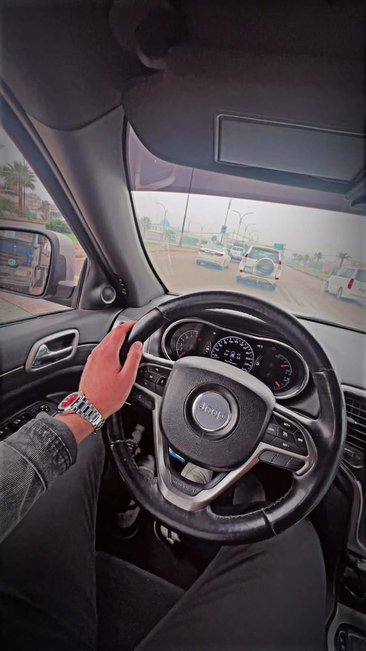 Jeep Grand Cherokee
• جيب كراند شيروكي
* الموديل: 2018
* اللون: سلفر (رصاصي)
* المحرك: 6 سلندر 3.6 لتر (3600 سي سي)
* ناقل الحركة: أوتوماتيك
* الممشى: 94 ألف ميل
* الفئة: نص فل
* شاشة معلومات وترفيه
* كاميرا خلفية
* حساسات خلفية للمواقف
* مقاعد جلد
* مقاعد كهربائية
* تشغيل بصمة (عن بعد )
* دخول ذكي بدون مفتاح
* مثبت سرعة
* تحكم بالمقود
* مكيف أوتوماتيك ثنائي التحكم
* بلوتوث وUSB
* نوافذ كهربائية
* جنوط رياضية سوداء
* قضبان سقف
* وسائد هوائية متعددة
* نظام ABS للفرامل
* نظام الثبات الإلكتروني
السعر  ٢١٠ 
للإستفسار 
***********
