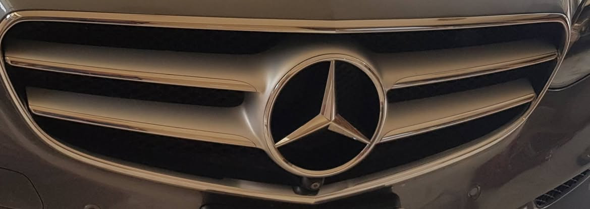 للبيع شلع بسعر مناسب الي يفيدنه او يحب يستفاد بيهن يتفضل يتصل على الرقم ***********
دفيوزر دعامية خلفيه كامل وبطاين ابواب وويل كب اصلي عدد ٢ وشباك امامي مرسيدس w212 من موديل ١٤ الى ١٦  نظافة ١٠٠% والكل اصلي وكاله تحياتي.
