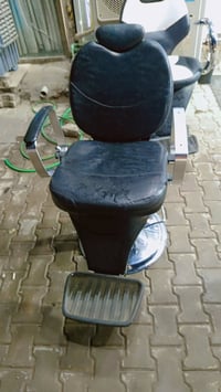 كراسي حلاقة • نجف • مكاني