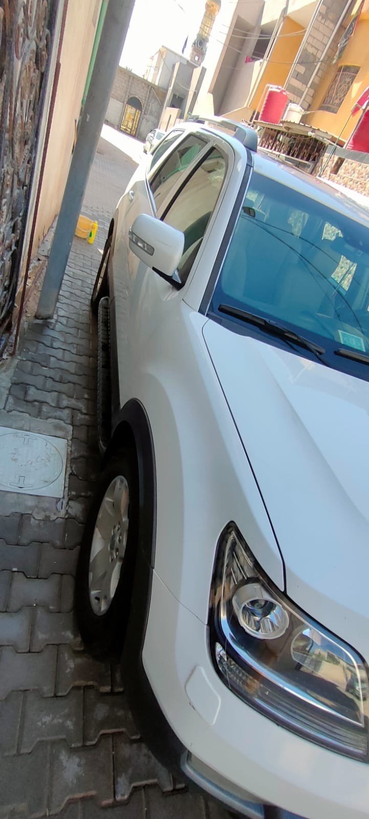 كيا موهافي موديل 2011
وارد خليجي - 6 سلندر مكينه 3800 
7 راكب 
السيارة مفولة واحد على واحد بصمه 
تحكم ستيرين جهتين 
خزن كشن 
كشنات جلد وكهربائي
شاشه حساسات خلفيه 
تدفئة كشنات 
فور ويل 4*4  
 صندوك شفط
فتحه بالقماره
زراك لايت 
السيارة ماشيه 146  
3 قطع تبريد 
 كير ومحرك مامفتوحات
 السيارة كلش حلوة
السياره مكفوله من الصبغ فقط بيها بارد كد شبر بصف قبق البانزين
مثل مامؤشر بالصوره السيارة بأسمي رقمها بغداد والسنويه مخلصه