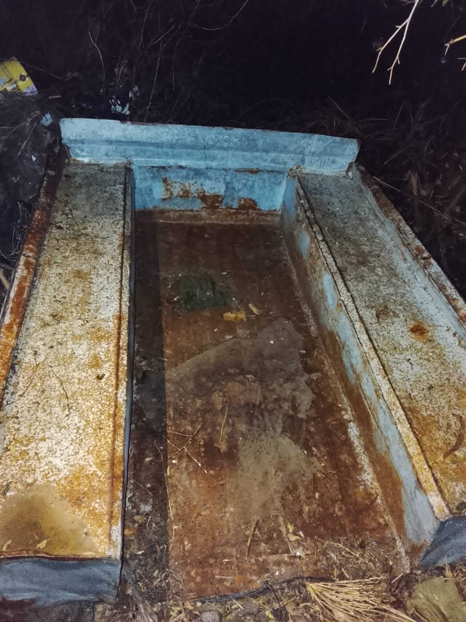 يوجد غلافين بدي +دعاميات اماميه وخلفيه +اربع وياله بيكم 80 للبيع
***********
***********
