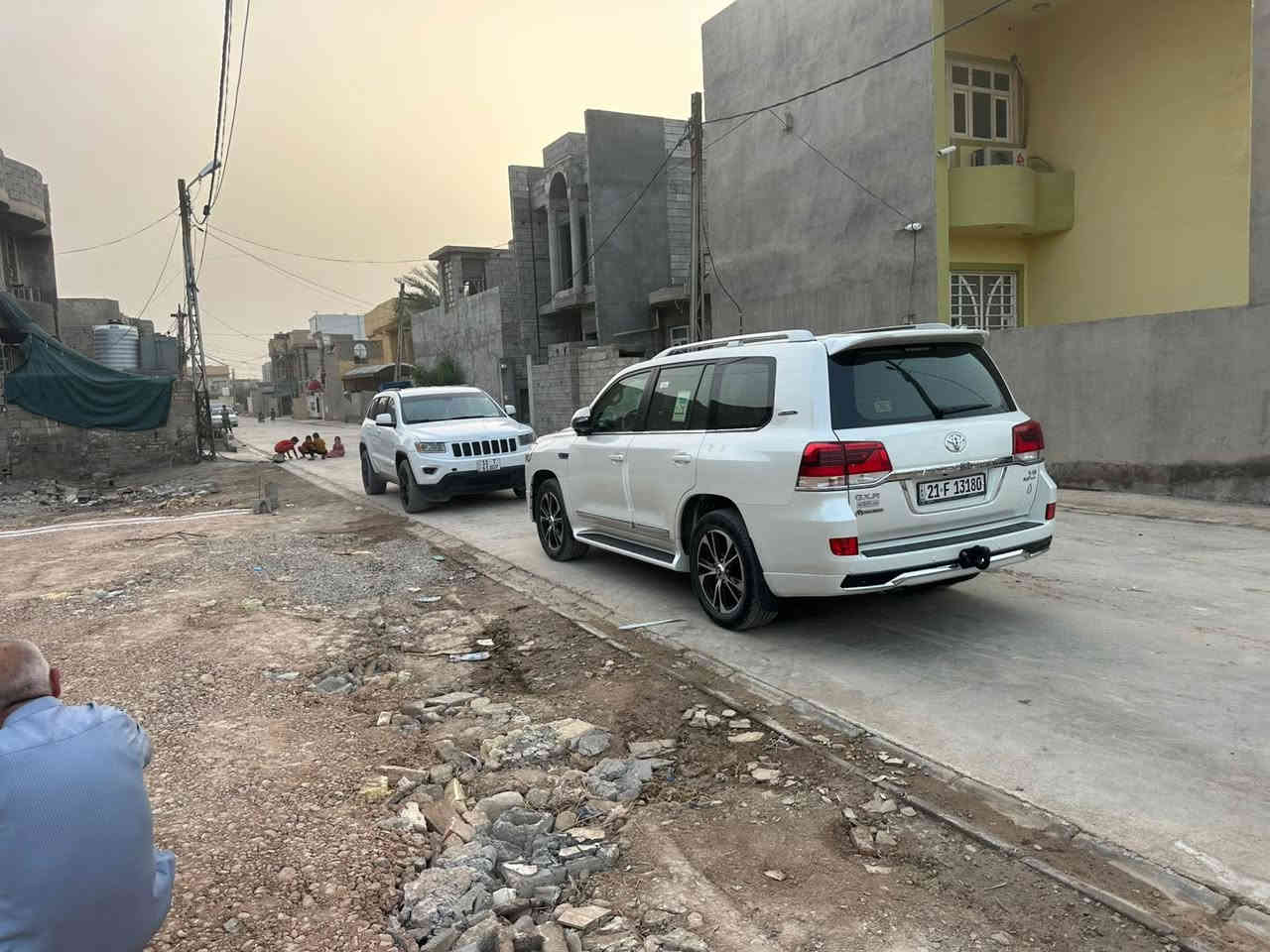 سلام عليكم 
لاندكروز للبيع 
موديل 2018 

ساز باب اول 
رقم سلمانيه 
بدون طخه بدون صبغ 
سياره جديده جدا 
تخم تاير جديد 
ماشيه 120
سعر 515 
مكاني ديالى بعقوبه  الاستفسار ***********
