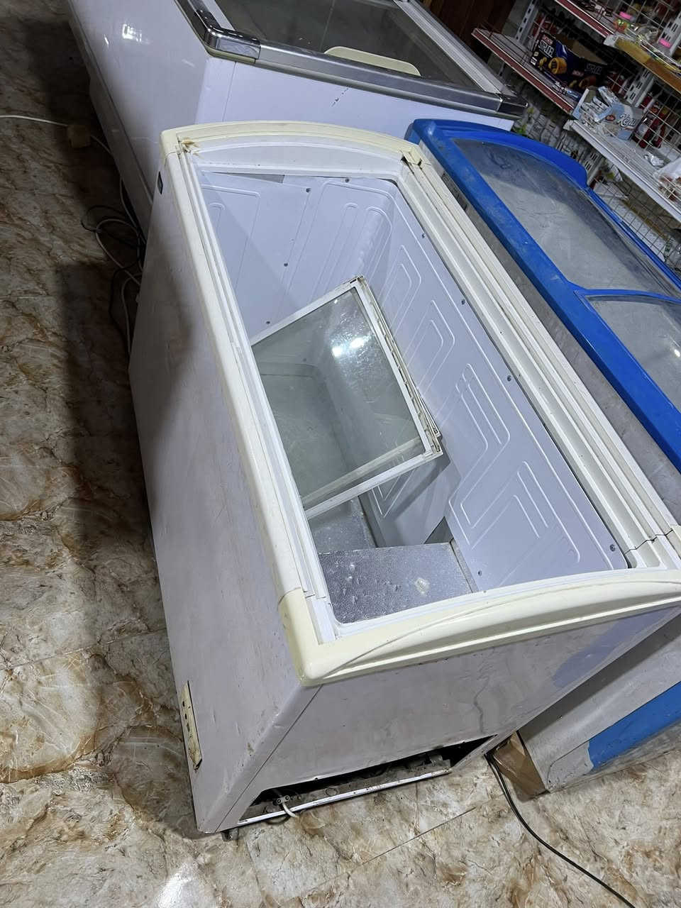 برادات ورفوف للبيع  للاستفسار الاتصال ***********
