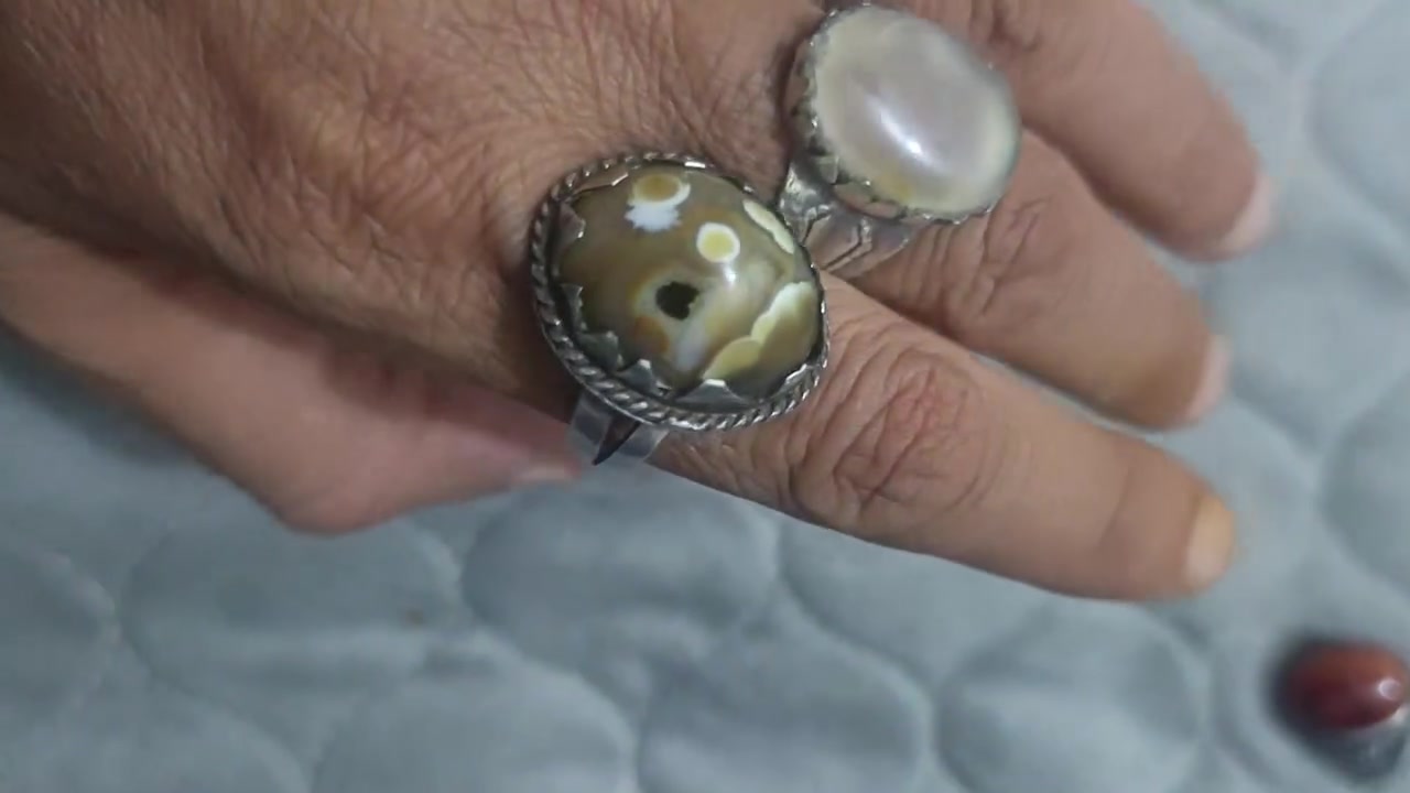 السلام عليكم خواتم للبيع مع سبحه لازورد 35 حبه بكربلاء


**إذا كنت صاحب هذا الإعلان وتريد حذفه لأي سبب، رجاءا أرسل رسالة إلى الدعم الفني**