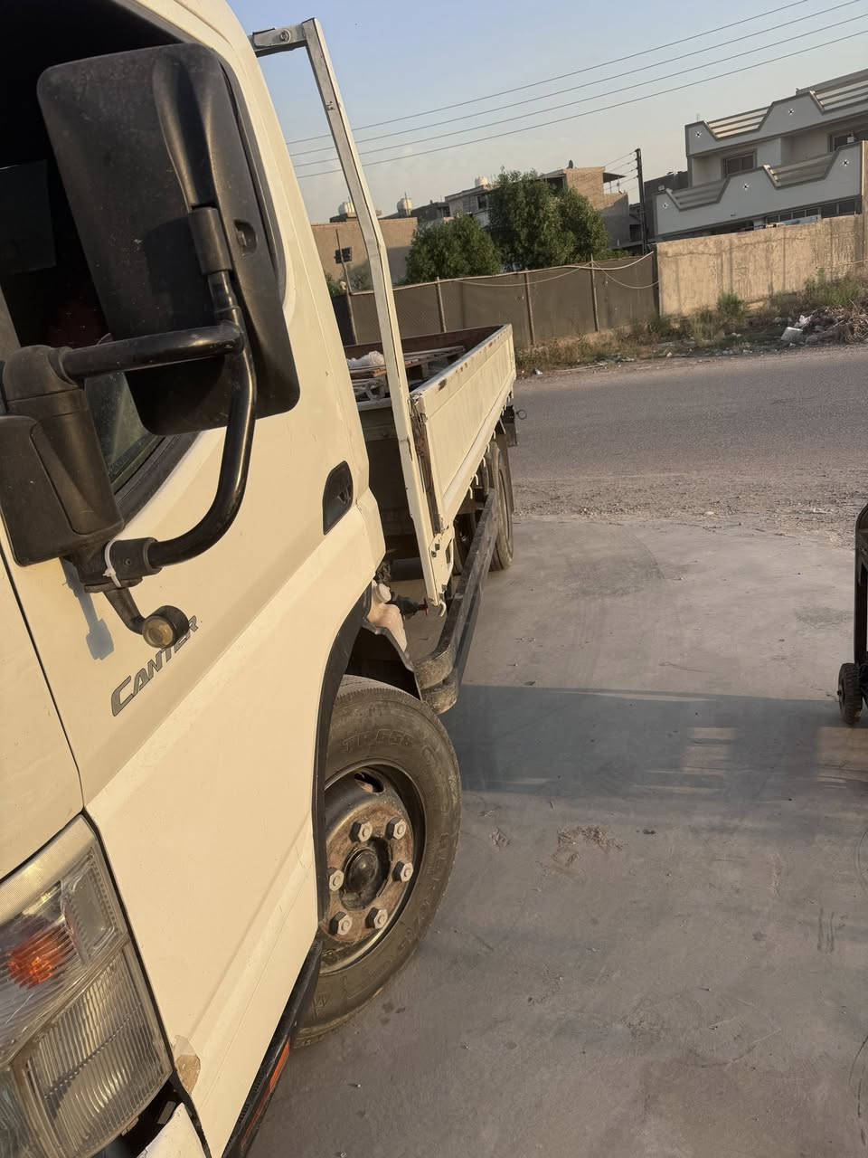 كنتر للبيع موديل ٢٠١٣
***********
نقص السياره صدر فقط
