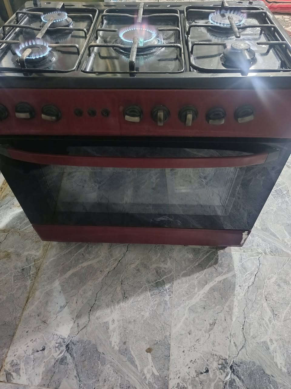 السلام عليكم طبخات شغالات فرن وكلشي بي نضيفات 150 الواحد وبي مجال ***********
