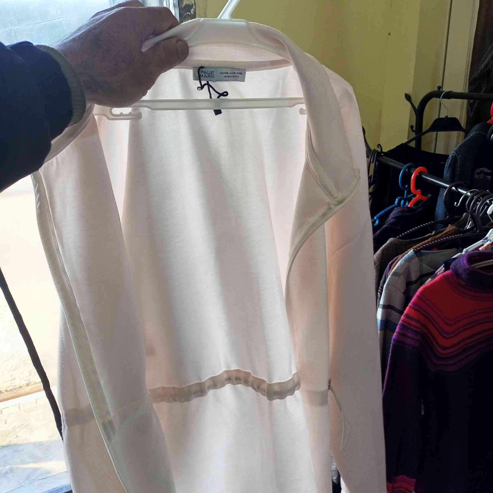 .ملابس شتويه درجه اوله وبيش القطعه

بلاش بالفين دينار يالله قطعت ملابس 

بالفين دينار لحك يولد باجر انشالله

نتواجد في سوق الجمعه سوق السماوة

قرب فلكة الذجريه او قرب مؤؤسسة

السجناء رقمي *********** واتساب
