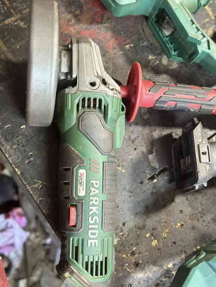 بكج كامل بارك سياد شغال مستعمل مع بطاريه وشاحنه

دريل شحن بارك سايد BRUSHLESS شغال لاكن بيه كسر بسط ما ماثر بعمله ابدا .

كوسره شحن ٦ سرع نضيفه جدا

كابسه شحن حجم كبير 

مكنسه كهربائيه نضيفه شغاله بيه مشكله بسيطه هديه ما محسوبه هاي 

كوسره تردديه ٦ سرع نضيفه جدا 

منعمه حجم كبير كهرباء شغاله ٦سرع 

بطاريه وشاحنه شغالات وعلى الفحص 

مع جنطه بارك سايد كبيره نضيفه جدا 

كل هذا العرض ١٨٠  والتوصيل مجاني 

المراسله على الواتساب فقط ***********
