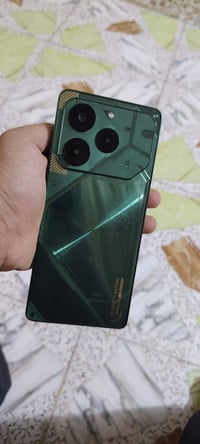 جهازTECNO POVA 6 Pro 5G جديد كلشي ما مبدل بي ومع ملاحقاته وسعر 200 وبي...