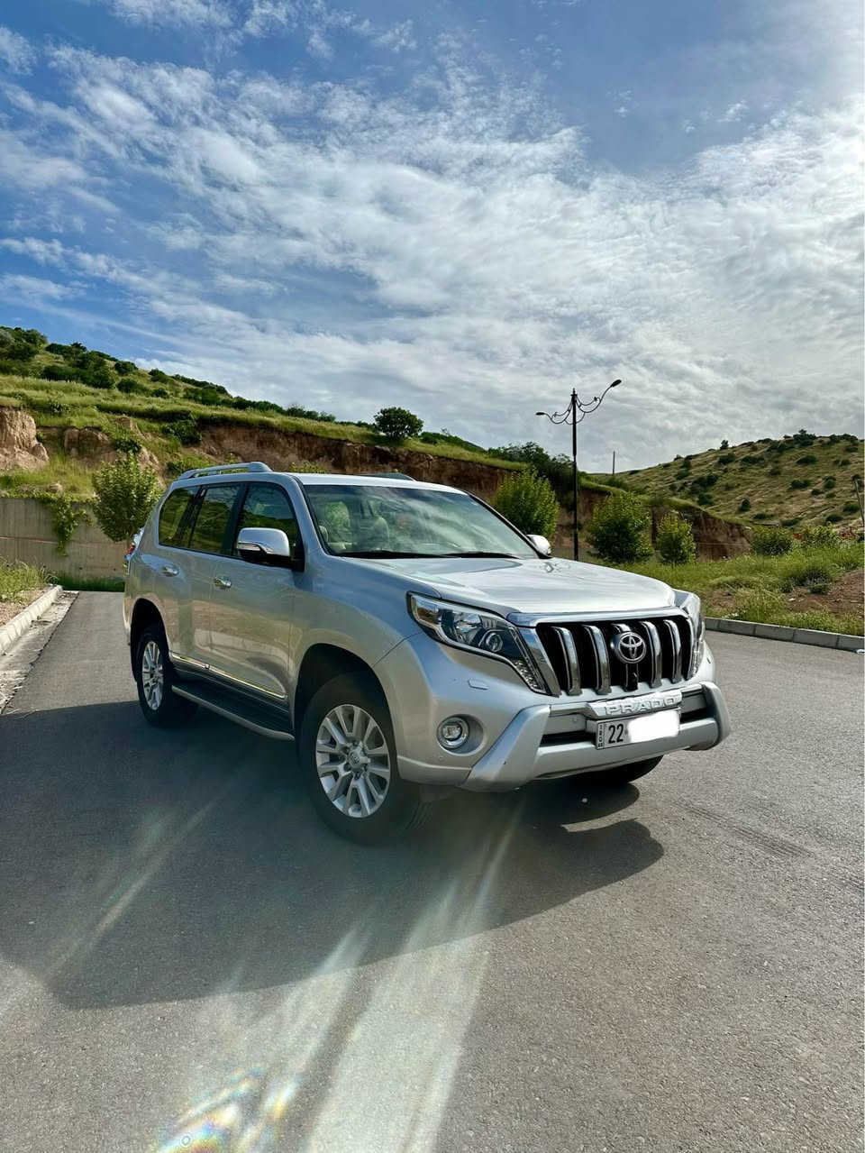 Toyota prado vx.r 2017 للبيع
محرك السيارة 6 سلندر 
السيارة وارد خليجي بدون دعم و صبغ حتى الدعاميات بدون صبغ 
ماشية 88 الف كيلومتر
السيارة تجي فول مواصفات vx.r
السعر 348$ ومجال
مكان السيارة دهوك
0750 443 8002 دهوك, العراق
