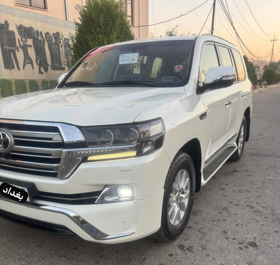 تويوتا لاندكروز 2018
رقم بغداد الدولي
فئة GXR    4600 V8
وايت اديشن   SAS                
ماشية 109 الف
479 $ وبيهة مجال بسيط
كفالة عامة من الصبغ والبارد 
مواصفات 
اربع كاميرات  
بصمه تشغيل عن بعد
تشغيل عن بعد اصلي
فتحه
حساسات اماميه 
حساسات خلفيه
كاميرا
شاشة
٨ ايرباك  دبل ماوس 
كرسي كهرباء 2
كراسي جلد اصلي
تحكمات ستيرن
دبل ماوس 
كفالة عامة 
***********
***********
