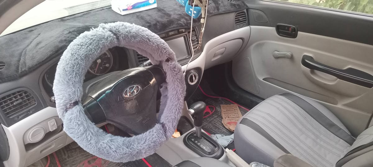 السلام عليكم اكسنت ٢٠٠٨ أمريكية محرك ١٨٠٠كيراوتوماتيكك تك باب رياضي سيارة جاهزة تدفئه وتبريد مكفولة كفالة عامة بغداد انكليزي بأسمي علما ان السياره ماشيه ١٥٤ حقيقي السعر ٦٨ ومجال قليل الاتصال على الرقم ***********
