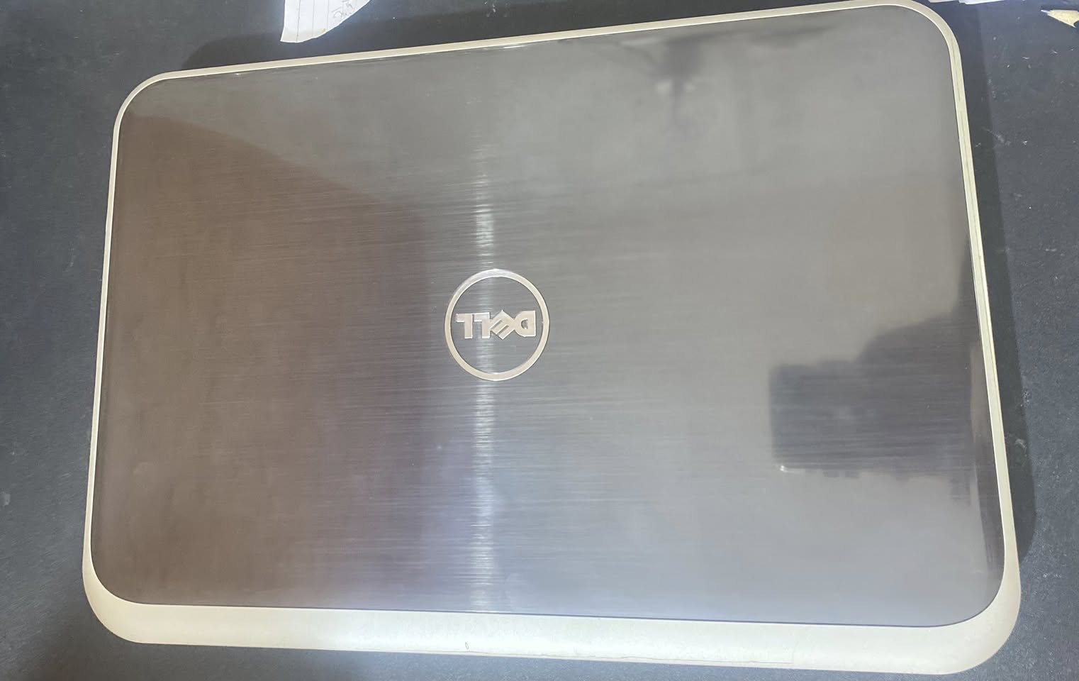 � لابتوب Dell Inspiron 5520 للبيع

📌 المواصفات:

 • المعالج: Intel Core i5 الجيل الثالث 2.5GHz
 • الرام: 4GB
 • نظام التشغيل: Windows 7 ‎64-bit
 • DirectX 11
 • الشركة: Dell
 • الموديل: Inspiron 5520

🟢 الحالة:
الجهاز شغال تمام وما بيه مشاكل، مناسب للدراسة، التصفح، والأعمال المكتبية.

💰 السعر: 180,000 دينار عراقي (قابل للتفاوض البسيط)

للتواصل خاص او واتساب 
***********
