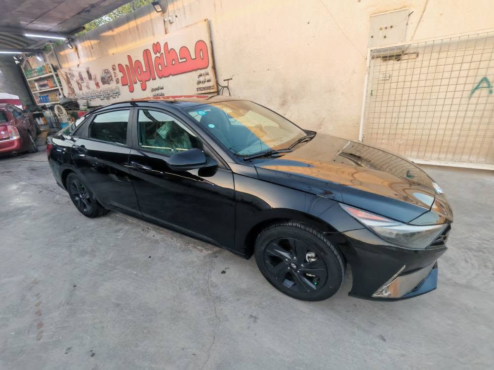 🔰 هيونداي النترا 2023 SEL
🔸وارد أمريكي (سرقة جامغات اثنين وبنيد اماميات)
بدون حادث رقم ذي قار

🟠  المواصفات
• المحرك: 2000 (2.0L) اقتصادي وقوي
•
•  (لوحة التبريد الأمامية كاملة رقمية).
• ⁠شاشة الوسط: لمس كبيرة تدعم آيفون وأندرويد (Wireless).
• ⁠التشغيل: بصمة تشغيل + بصمة أبواب + تشغيل عن بعد+دخول ذكي

✅ الأنظمة والمميزات:
• رادارات: رادار جانبي (نقطة عمياء)، رادار تحديد مسار، رادار مانع تصادم.
• كاميرا: كاميرا خلفية دوارة عالية الدقة.
• القيادة: نظام Drive Mode (اقتصادي، رياضي، عادي).
الويل:  SEL بلاد.
• التبريد: جيد جداً (قطعة وحدة).
ماشية 31 الف فقط وبانزين كله محسن 

📝 منظومة عدسات لد جديدة
مكان السيارة ناصرية وبأسمي *********** ناصرية, ذي قار
