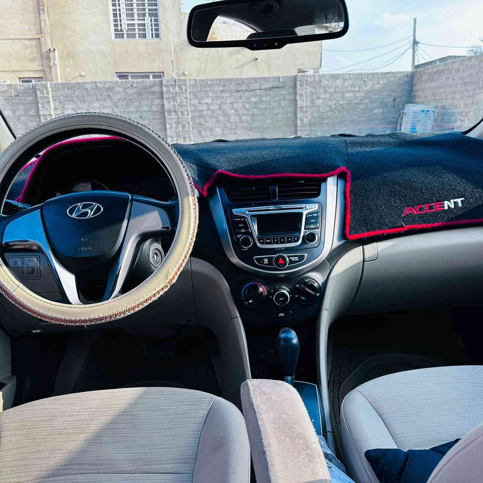 سلام عليكم
اكسنت

2016

محرك 1600

حادث فقط قبق جنطه 

العنوان كربلاء ***********
