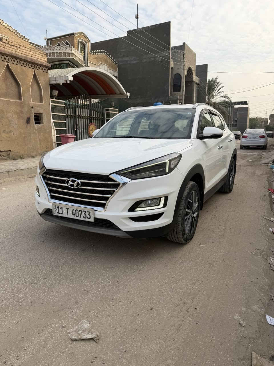 اللهم صلي على محمد وال محمد
للبيع فقط/ توسان 2019 خليجي وكالة الكاصد فول مواصفات
عدد المسافه / 95 الف كيلو متر 
المواصفات / بصمة تشغيل وابواب + خمس عدسات متحركه + شاشه كبيره تاب + كامره دواره + كشنات جلد وكهرباء + تبريد قطعتين + اشارة مري وترحيب يدات وكروم + بكلايت لد وبعد بيها مواصفات هواي معروفه حجم المحرك 2.0 دوش 
السياره بيها صبغ بل عراق باب وجاملغ ونص بنيد السونار موضح
السياره رقم بغداد بسمي تحويل مباشر سنوية جديده وهزه جديده السياره جاهزه من كلشي عليها تخم تاير جديد وصدر جديد وعليها ادامه كامله من كلشي 
السعر 169 وبيها مجال بسيط  *********** 
مكاني بابل الهاشميه ومن الله التوفيق
