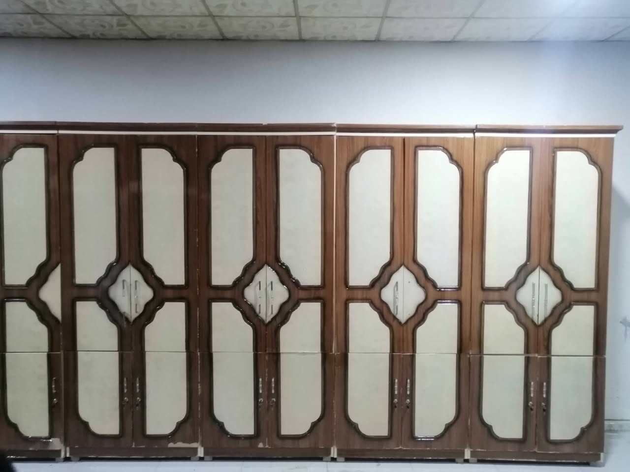 معرض خمس قطع للبيع قياس 4 امتار سعر 325 اتصال ***********
