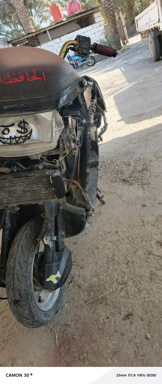 السلام عليكم شبابنا العزاز يوجل للبيع ب 300 وبيها مجال لا تنقص لا تبخر
***********
