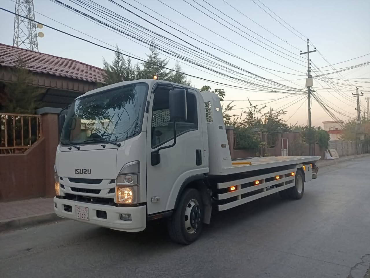 السلام عليكم كرين سطحي يعمل على مدار 24 ساعه  يعمل جميع المحافظات لنقل السيارات المكان  بابل الاستفسار ***********
