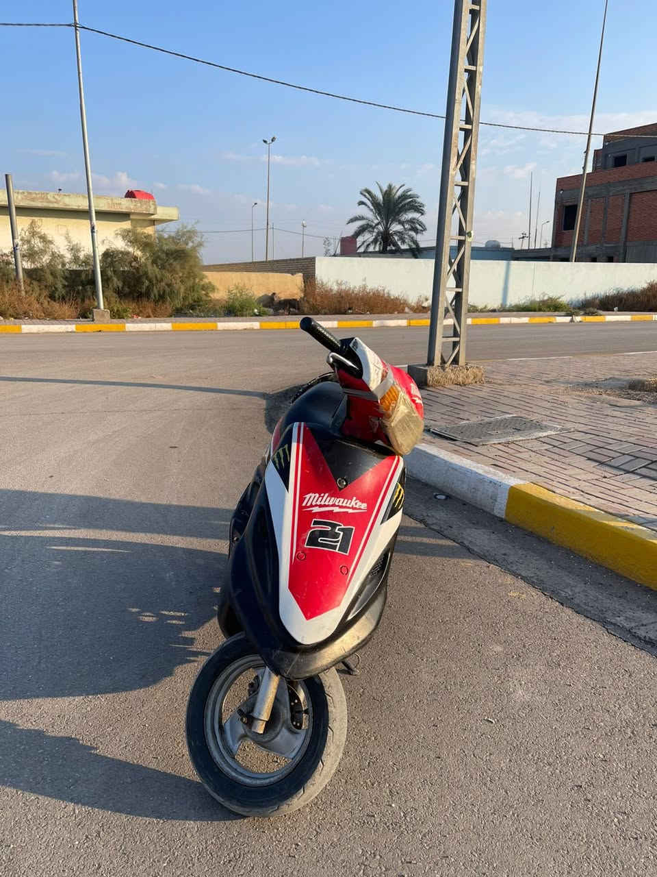 ماكس قجمه دراجه كامله ما نقصها شي سعرها 300 بيها مجال ***********
