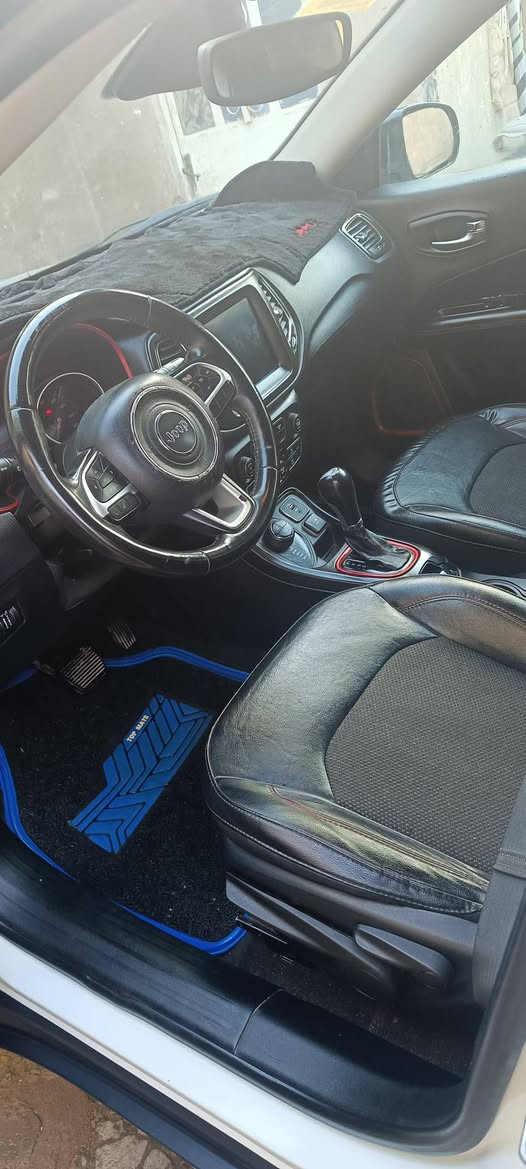 السلام عليكم جيب كومباس مديل 2019 رقم بغداد نكليزي تحويل مباشر
سياره ماشيه 54  محرك وكير وصدر وتيار وتبريد  شرط 
 
ابيع او اراوس حسب لقناعه سعر  110. سياره فول عده لفتحه 
مكاني بغداد حسنيه المعامل  ***********
