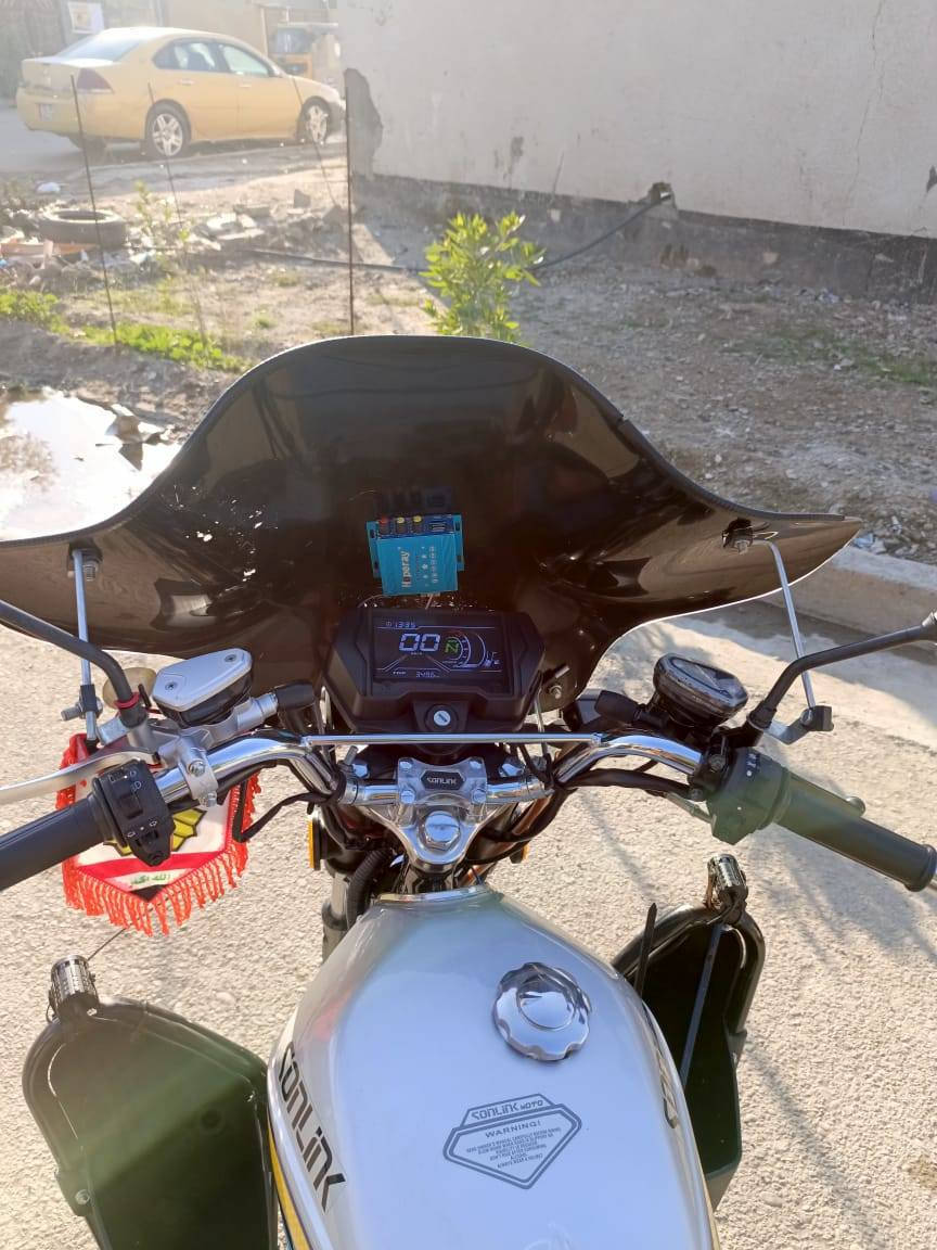 دراجه للبيع سونك 5كير زيرو مكينه 200cc بصمه تشغيل عن بعد كفاله عامه من كلشي برغي ممفتوح بيها كهربائيات كله شغال سلف دشبول اكتروني لايت زنون بكلايت لد اشاير كله شغال مكينه ناعمه وقويه خير من الله الدراجه نكره سلف اب اي وقت مال جناي مامشتغله دلفري ابد بيها درع وجيوب وبيها جامه اماميه وبيها لايتات عدسات وبيها سماعات وصندوك دراجه مرتبه حيل وممتعوبه السعر (900) وبيها مجال الشراي يتصل بي خير ويدلل *********** بي واتساب عنوان بغداد المحمودية
