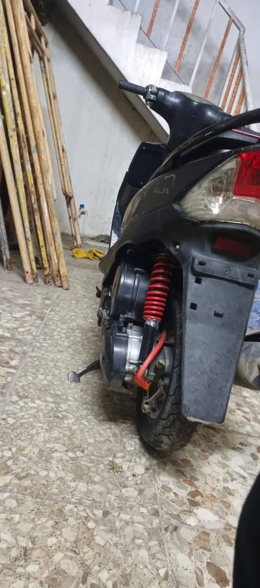 السلام عليكم
ماكس عدله كلشي شغال بيها الدراجه مفتوحه 
وجاي تتاخر عندي بتشغيل الصبح بس . 
رايدها ب 400 وبيها مجال مكاني الحبييبيه 
وهذه رقمي ***********
